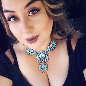 Meet your Posher, Roxanne